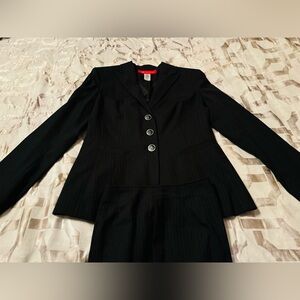 Ann Klein 2 piece suit (pants and jacket). Almost new. Worn a couple of times.